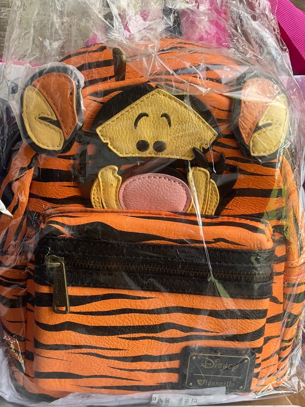 Disney Winnie the Pooh Tigger heart loungefly